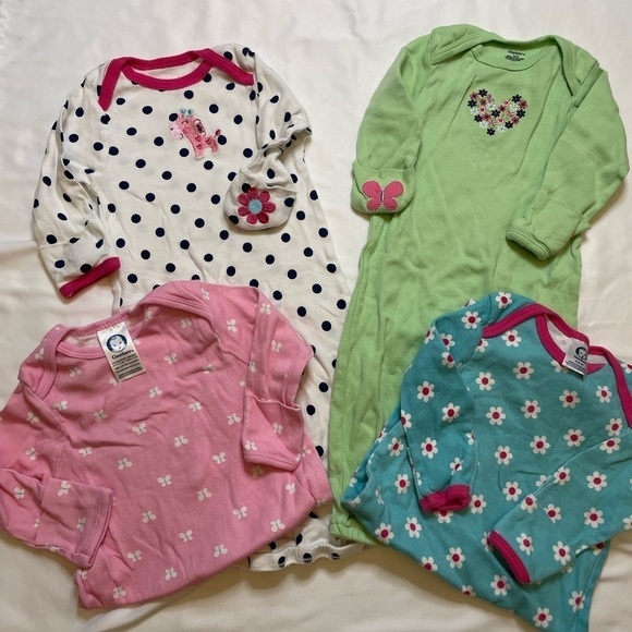 Girls Gerber size 0-6 months sleep sacks set of 4 - Picture 2 of 10